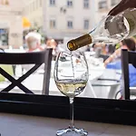 Wine فندق 4*