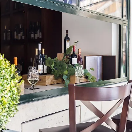 Ξενοδοχείο Wine 4*